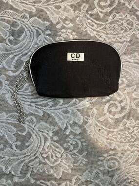 Black Zip Pouch with Chain & Mirror – CD Paris Plaque